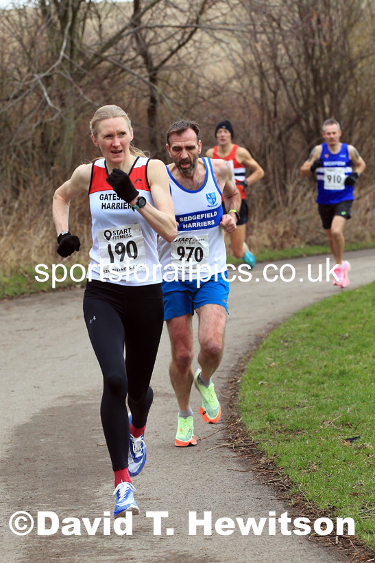 Senior women and veteran women and men over-50s NECAA Road Relay Champs., Hetton Lyons Park, Hetton le Hole, County Durham. Photo: David T. Hewitson/Sports for All Pics